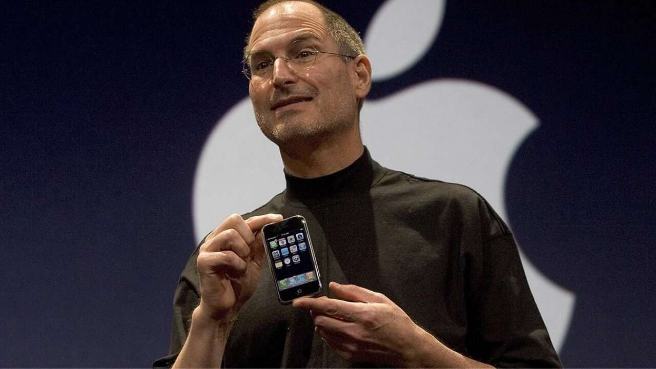 İlk iPhone Açık Artırmada Rekor Fiyata Satıldı!