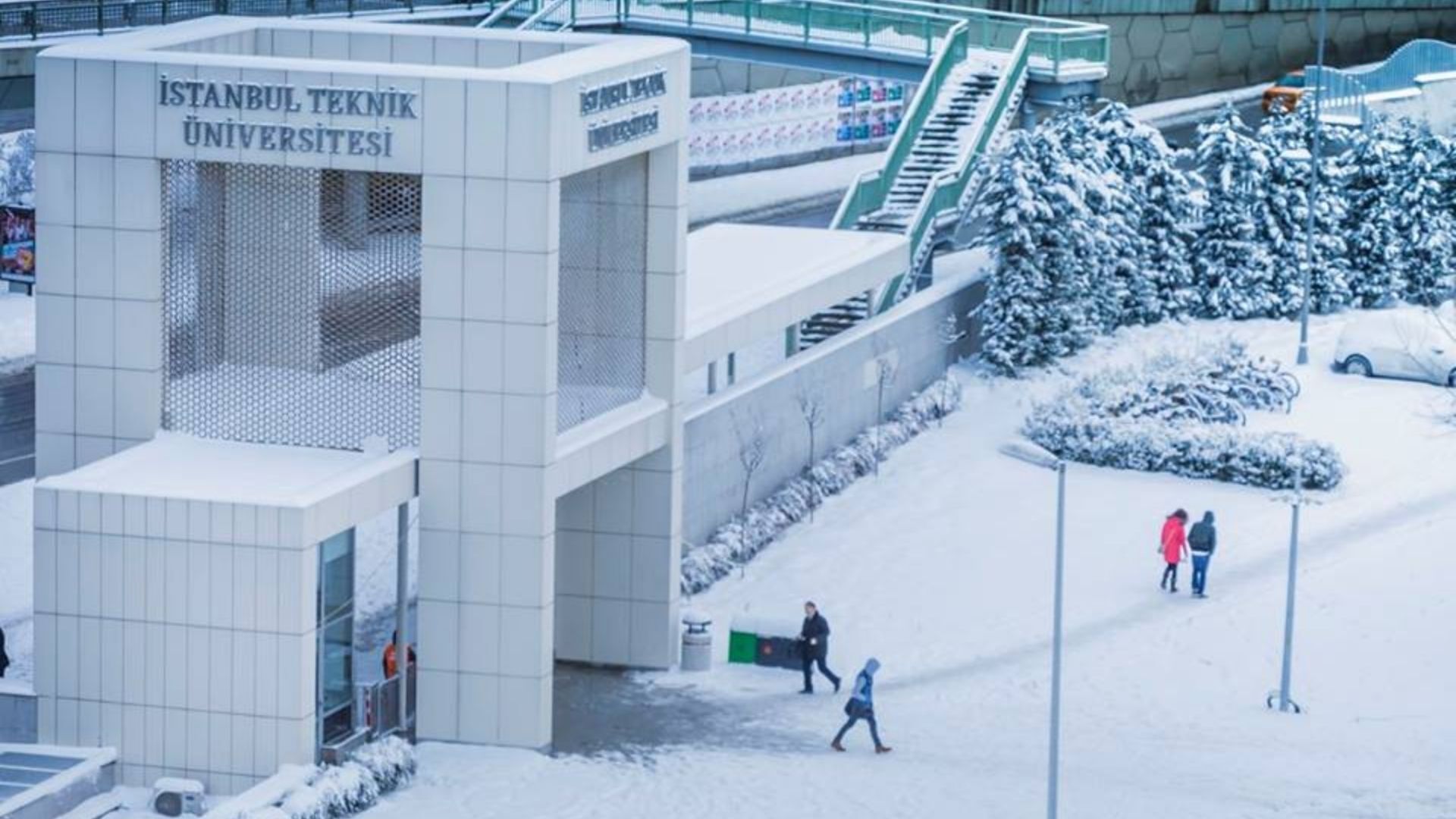 Kar Yağışı Nedeniyle İstanbul'daki Üniversitelere İki Gün Ara Verildi