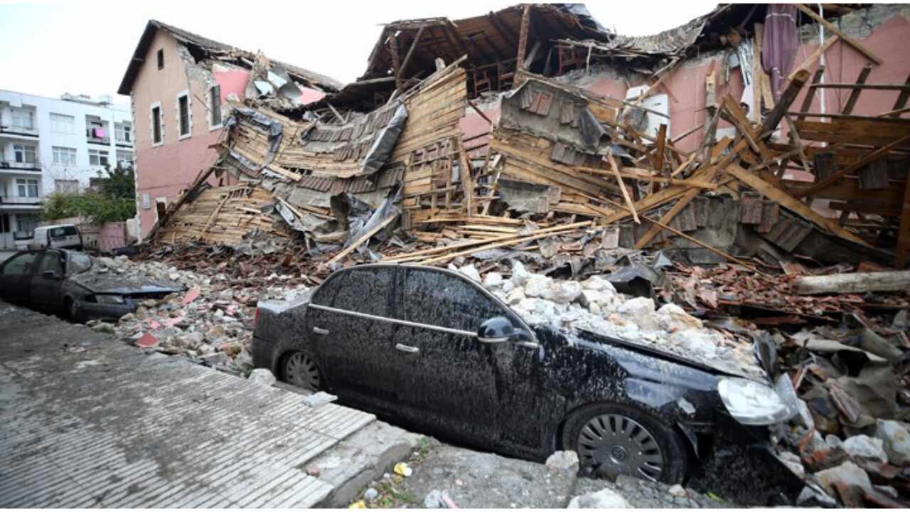 AFAD ve Kandilli Depremin Büyüklüğünü 7.7 Olarak Revize Etti!