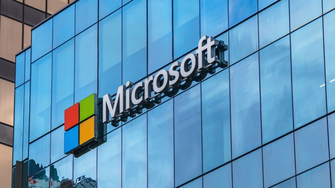 Microsoft'tan Kritik Hata: Şirket Windows 11'in Kaldırılmasını İstedi!