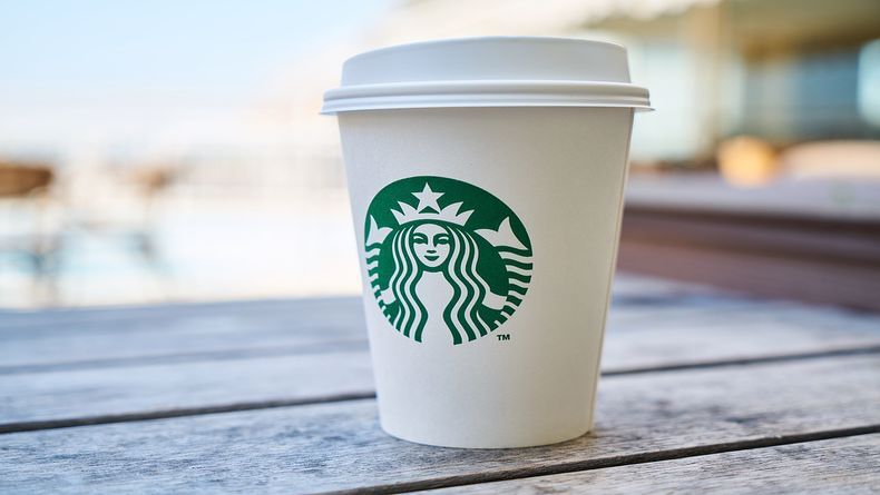 Starbucks'ta Yeni Dönem: Kağıt Pipetler