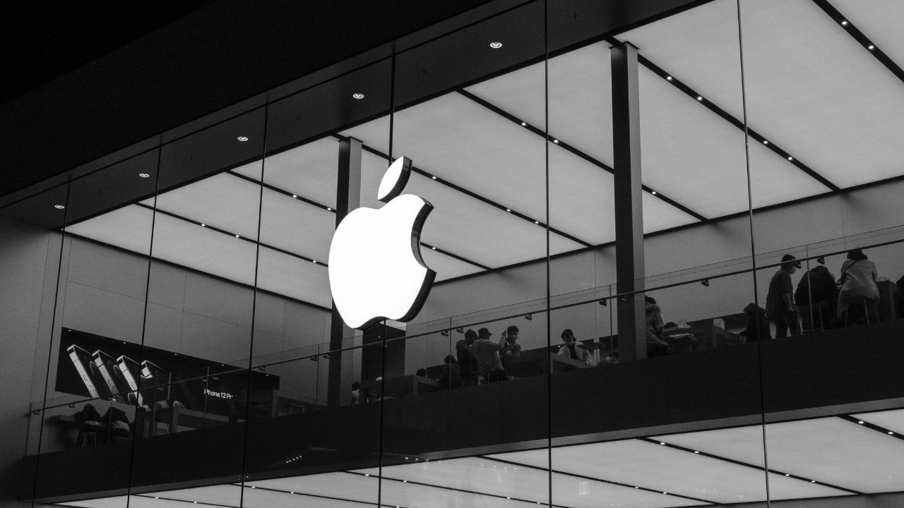 Teknoloji Devi Apple, Petrol Şirketine Yenik Düştü!