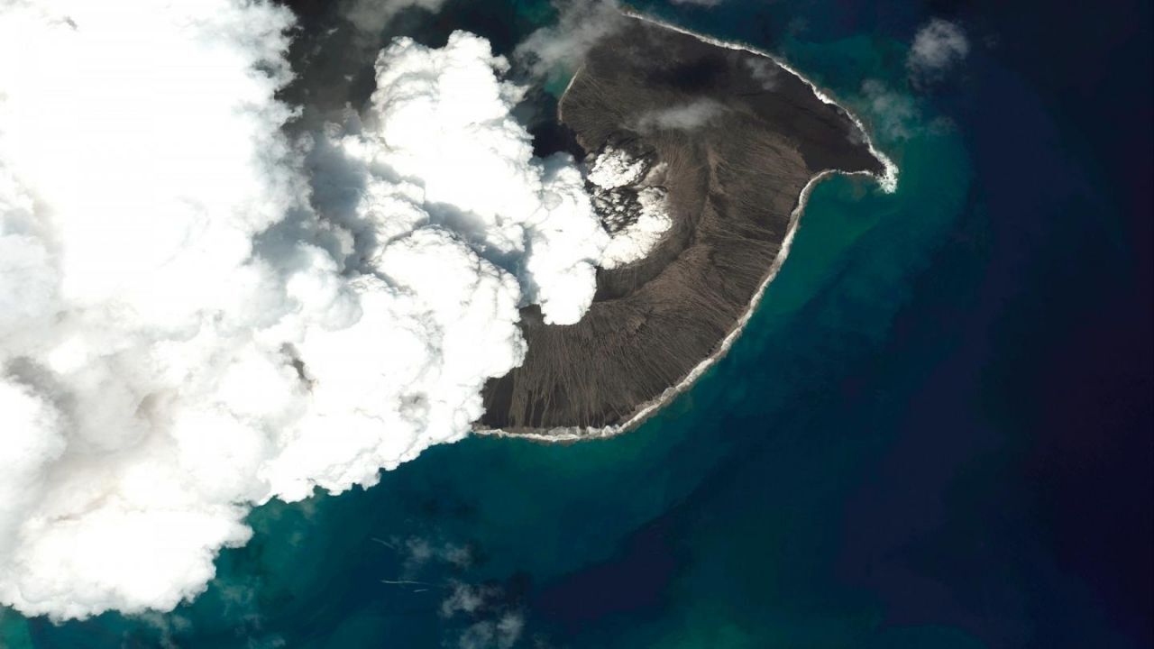 Tonga Yüzyılın En Büyük Volkan Patlaması Oldu: Dünya 73 Saat Çınladı!