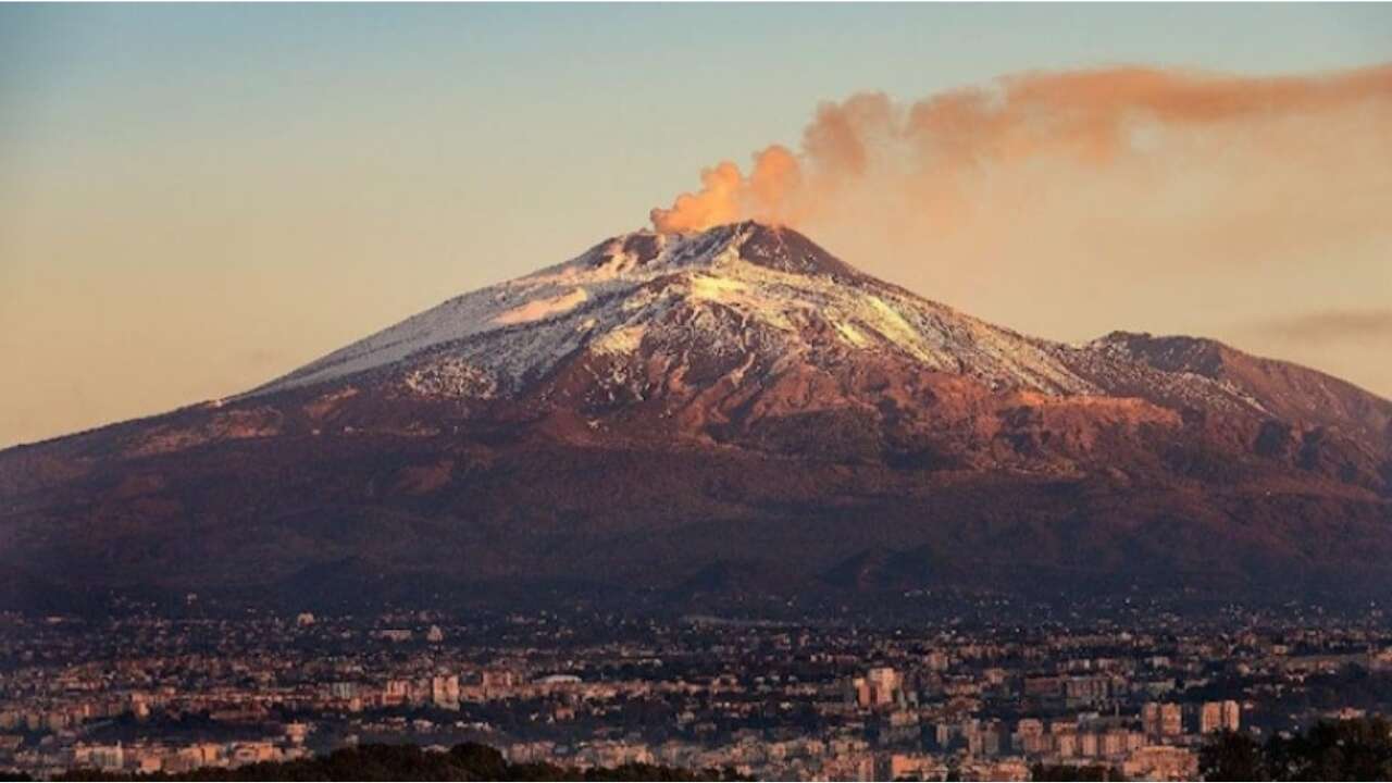 İtalya'daki Etna Yanardağ'ı Patladı! Türkiye Nasıl Etkilenecek?