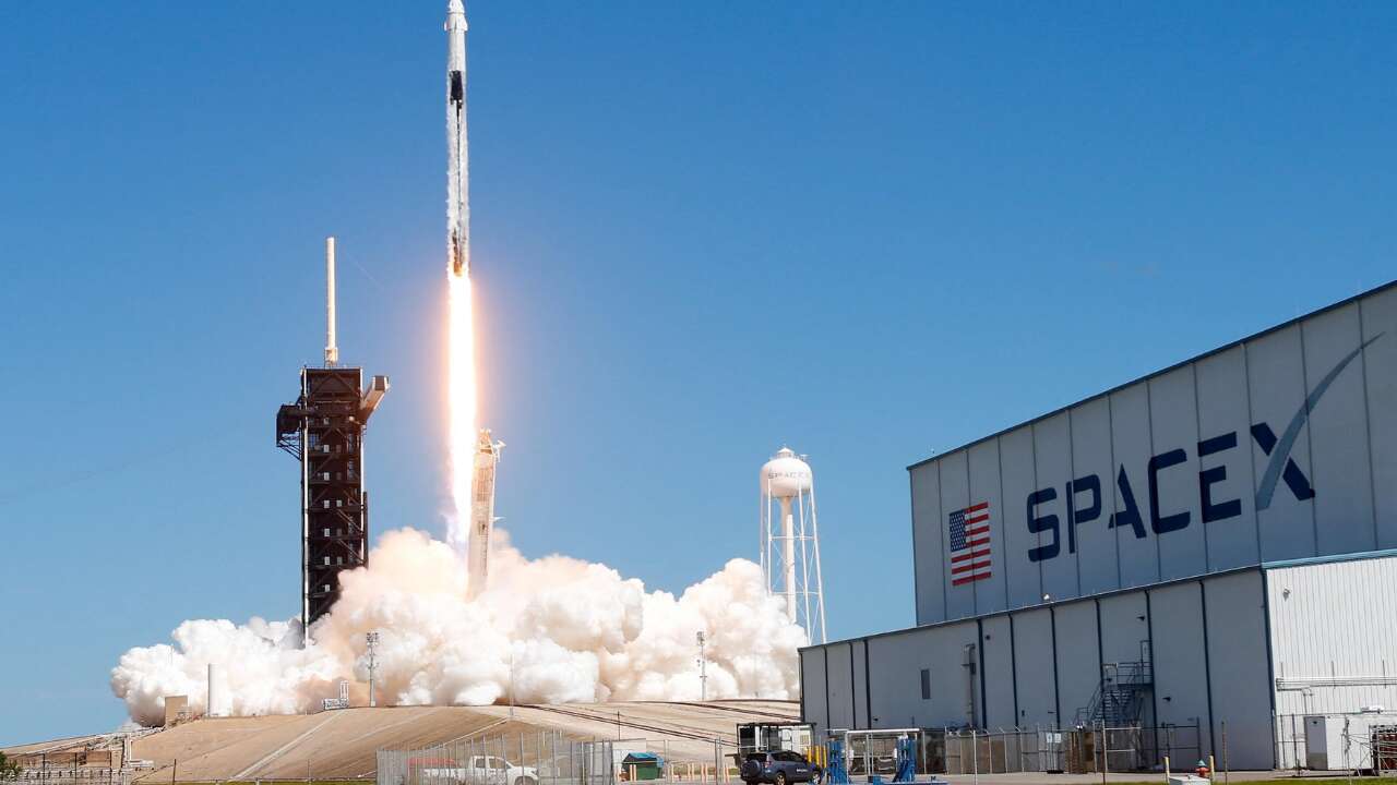 SpaceX, Türkçe Bilen Çalışan Arıyor: Ayda 120 Bin TL Maaş!