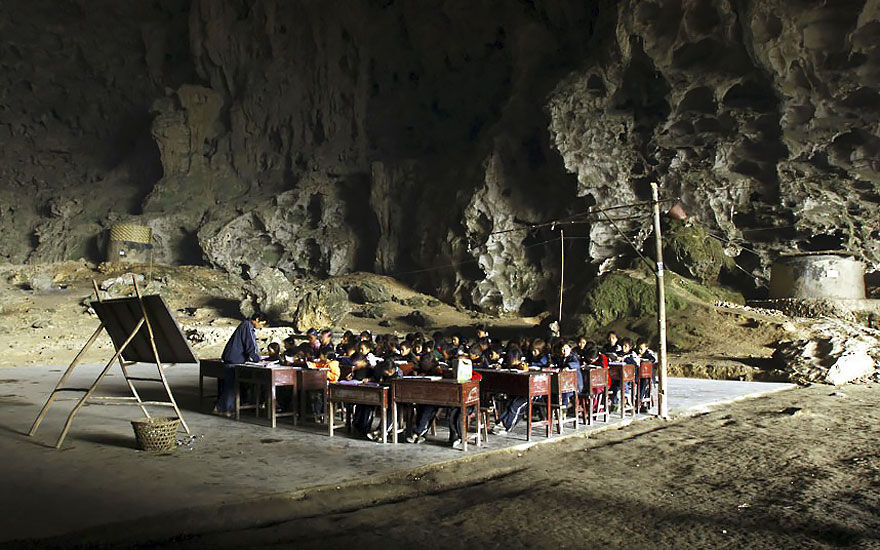 Mağara İçerisindeki Sınıf 